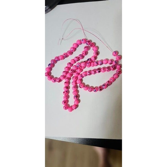 30 Inch Strand of 10mm Hot Pink Hand Painted Beads - Picture 2 of 7